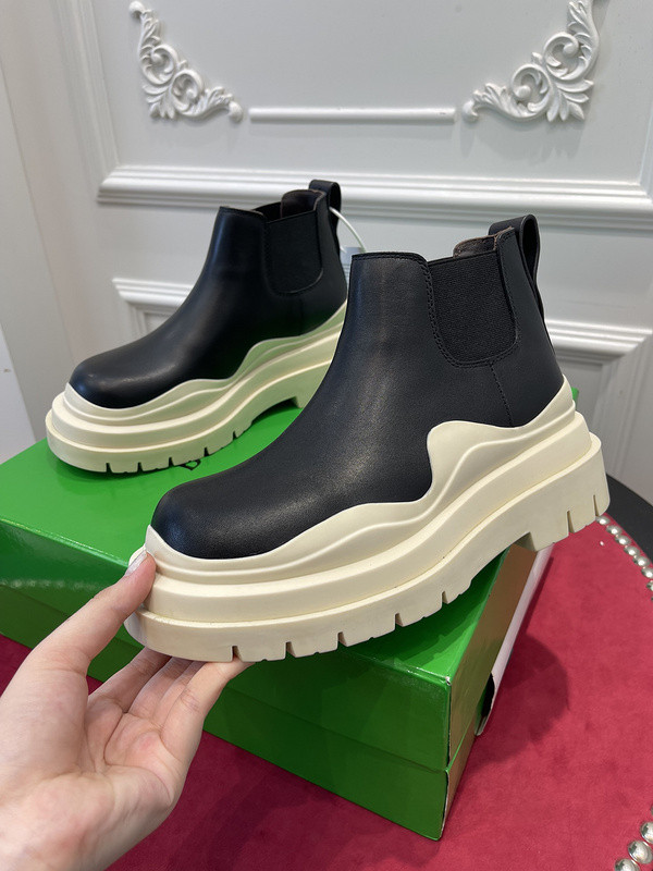 b0tte*a Ven*ta sneaker