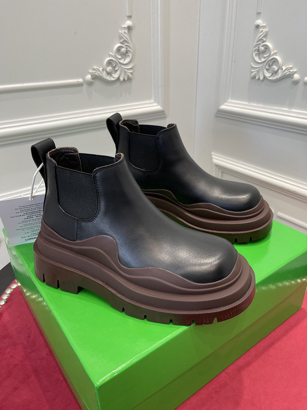 b0tte*a Ven*ta sneaker