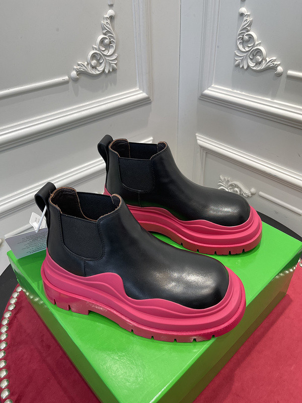 b0tte*a Ven*ta sneaker