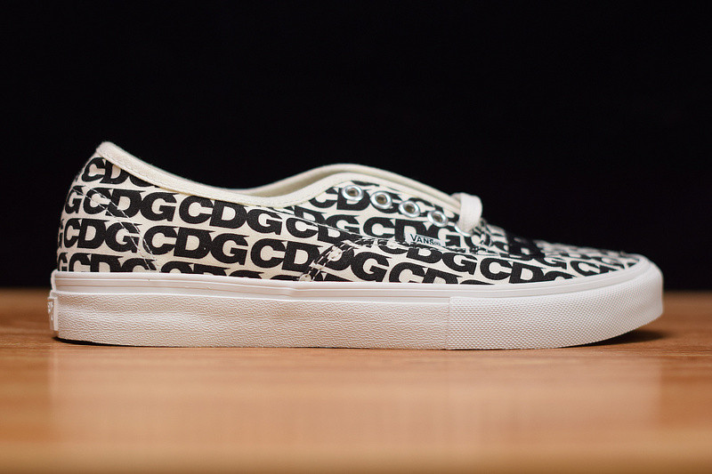 COMME DES GARCONS X AUTHENTIC ''CDG'' VN0A33TASHM