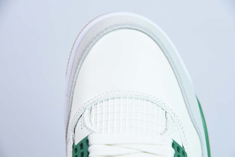 NIKE SB X AIR JORDAN 4 RETRO 