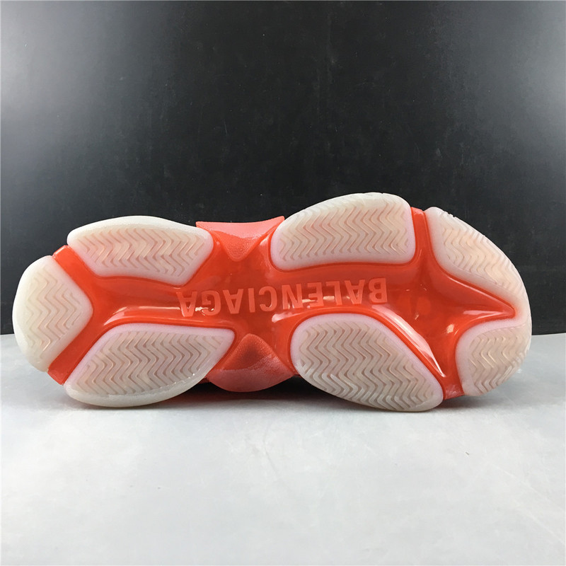 BC TRIPLE S TRAINER  541624 W09O1 2262