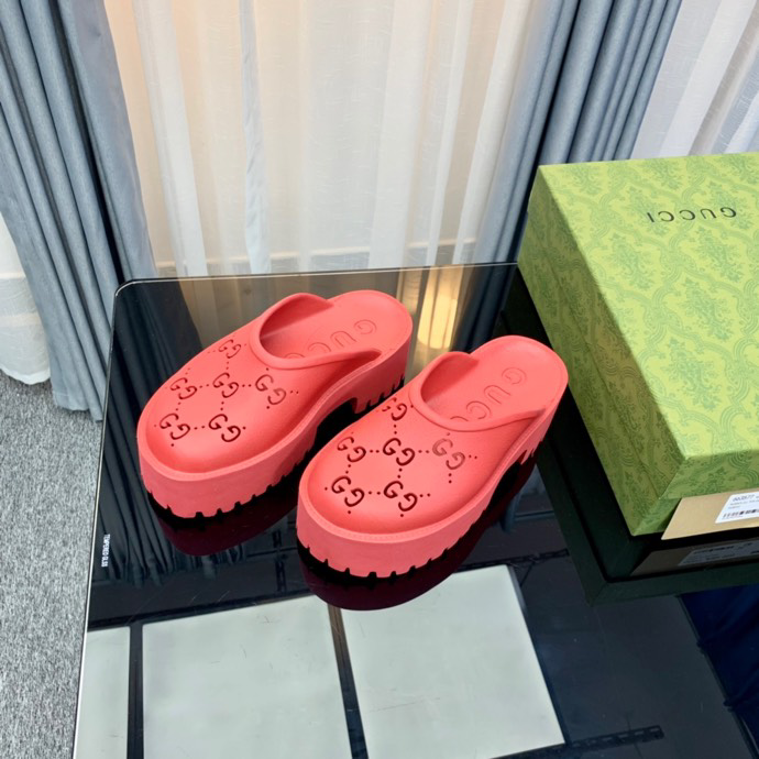G*u*i sandals high