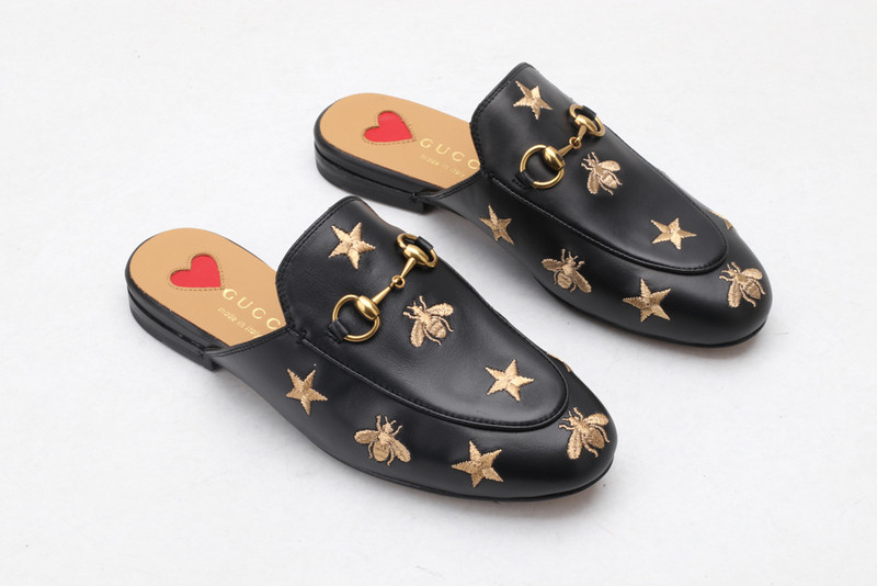 G*u*i sandals