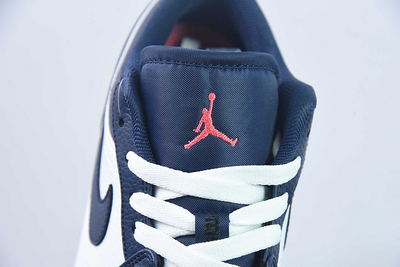 Air Jordan 1 Retro Low 