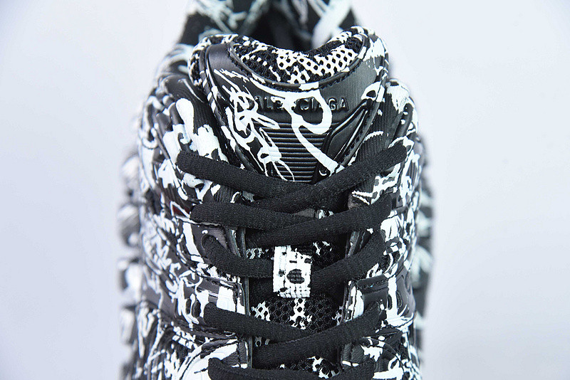 BC DEFENDER RUBBER PLATFORM SNEAKERS