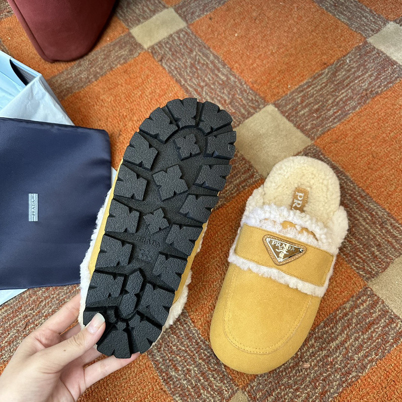 Pra*a sandals