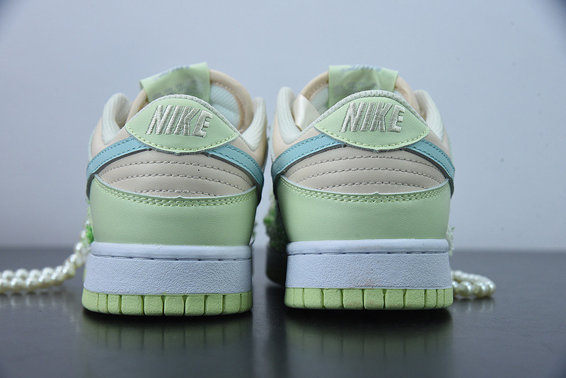 NIKE SB DUNK LOW 