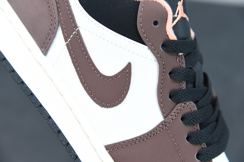 AIR JORDAN 1 LOW 