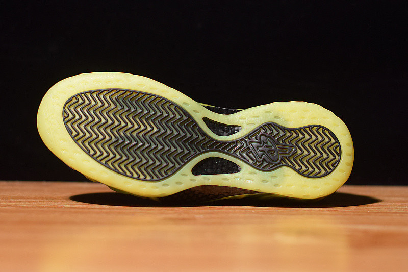 NIKE AIR FOAMPOSITE  ONE PARANORMAN "PARANORMAN" 579771-003