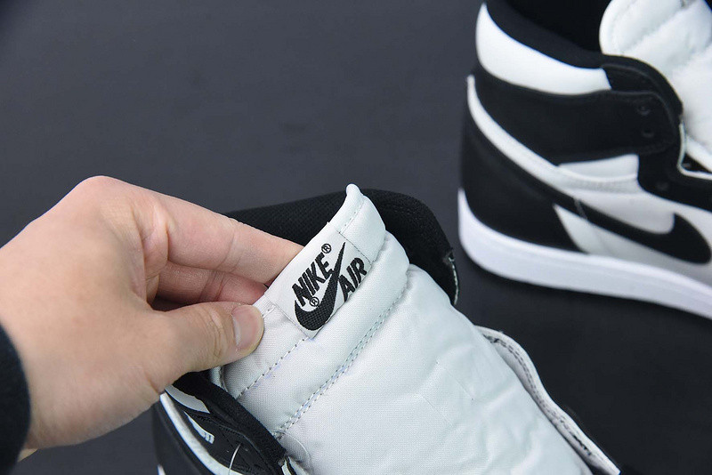 AIR JORDAN 1 RETRO HIGH 
