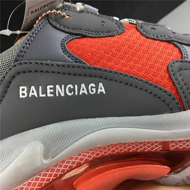 BC TRIPLE S TRAINER  541624 W09O1 2262