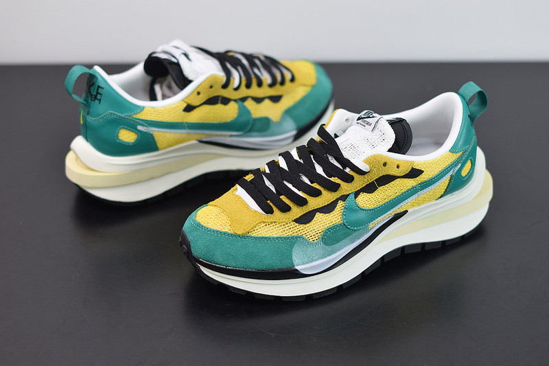 NIKE SACAI NIKE PEGASUS VAPORFLY SP BV0073-103