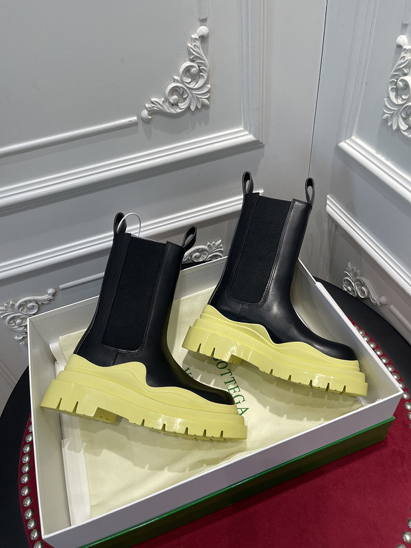 b0tte*a Ven*ta sneaker
