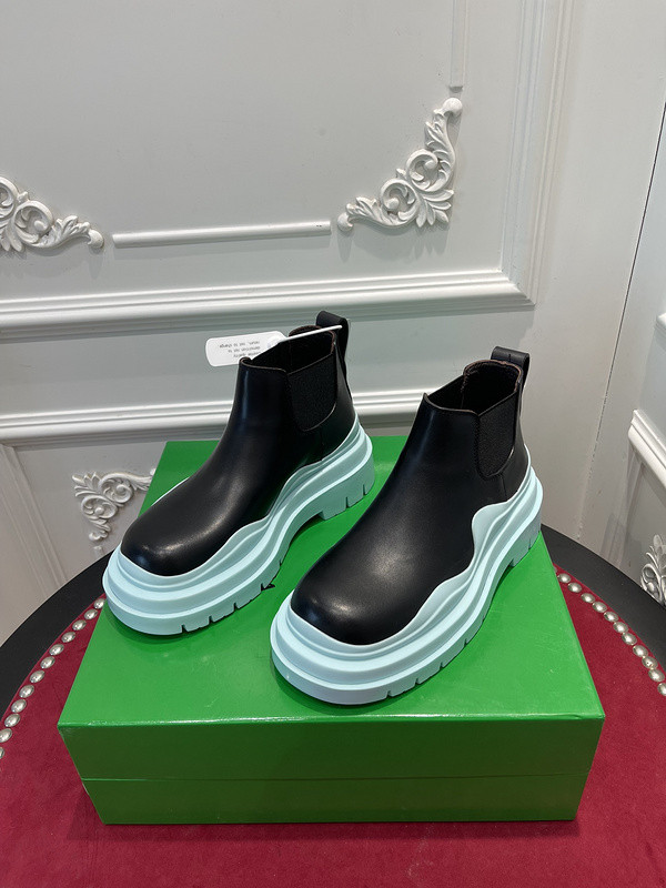 b0tte*a Ven*ta sneaker
