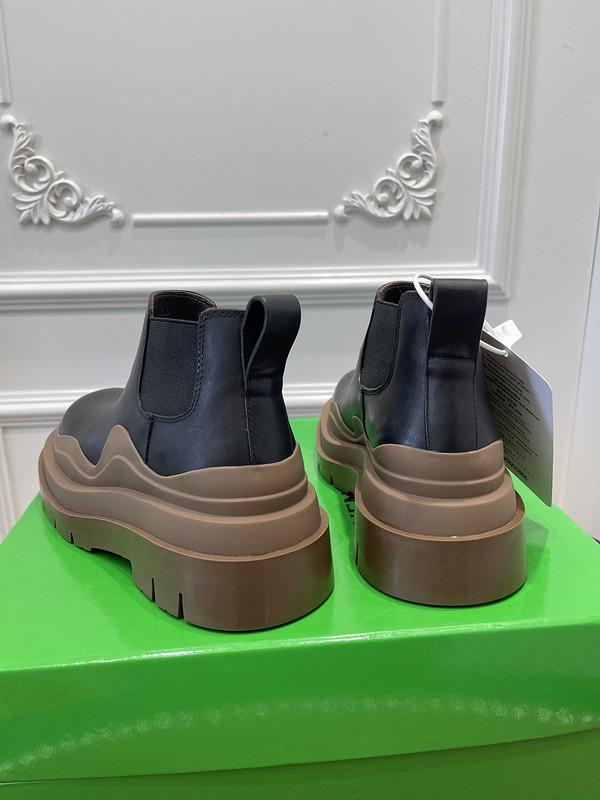 b0tte*a Ven*ta sneaker