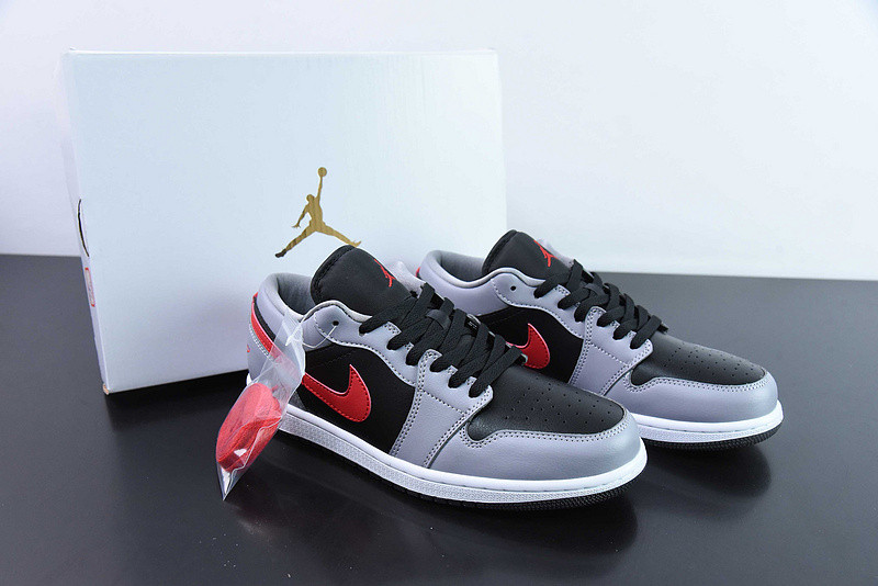 Air Jordan 1 Low 