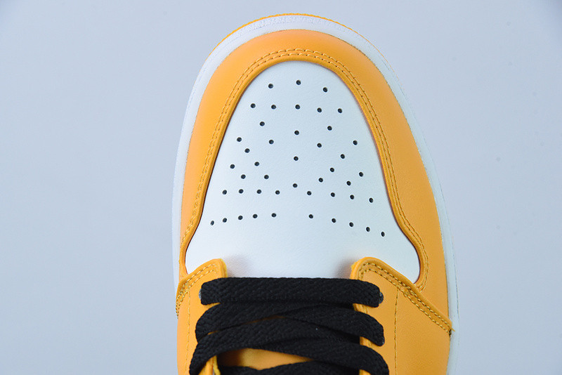 Air Jordan 1 Low “Taxi” 553558-701
