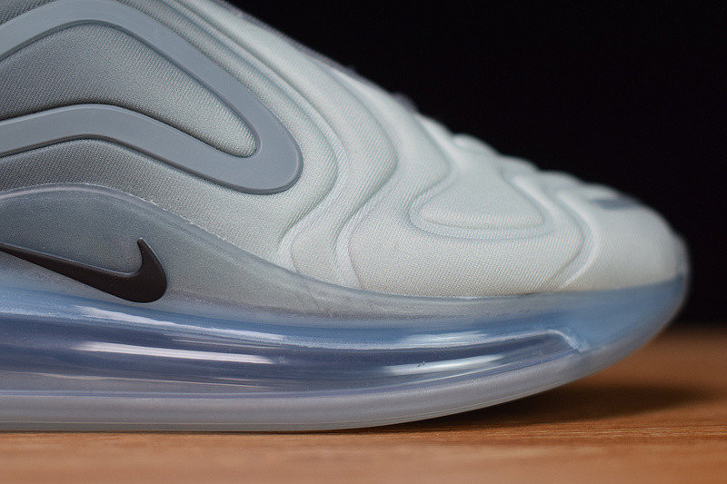 NIKE AIR MAX 720 