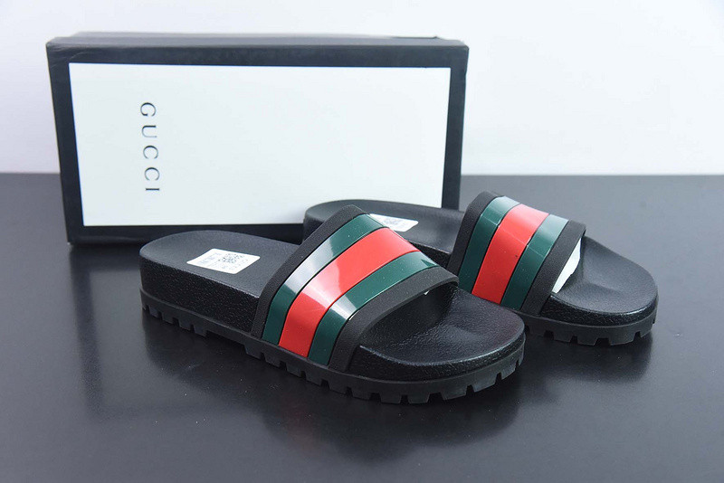 G*u*i sandals