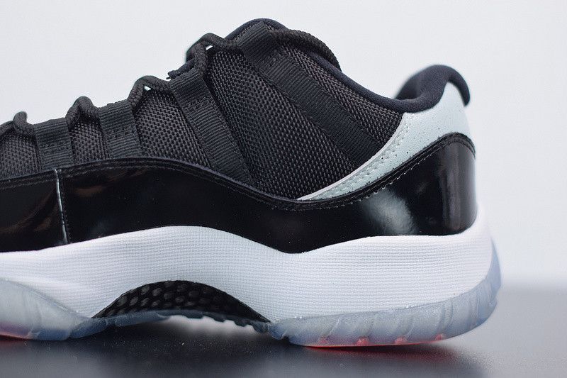 AIR JORDAN 11 RETRO LOW  