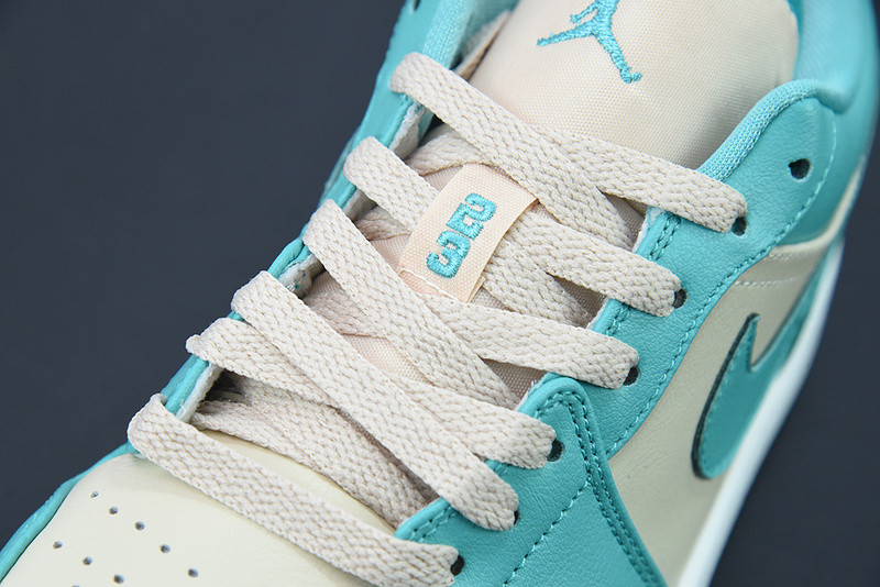 AIR JORDAN 1 LOW 