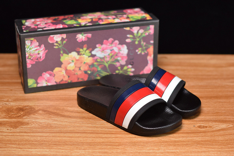 G*u*i sandals