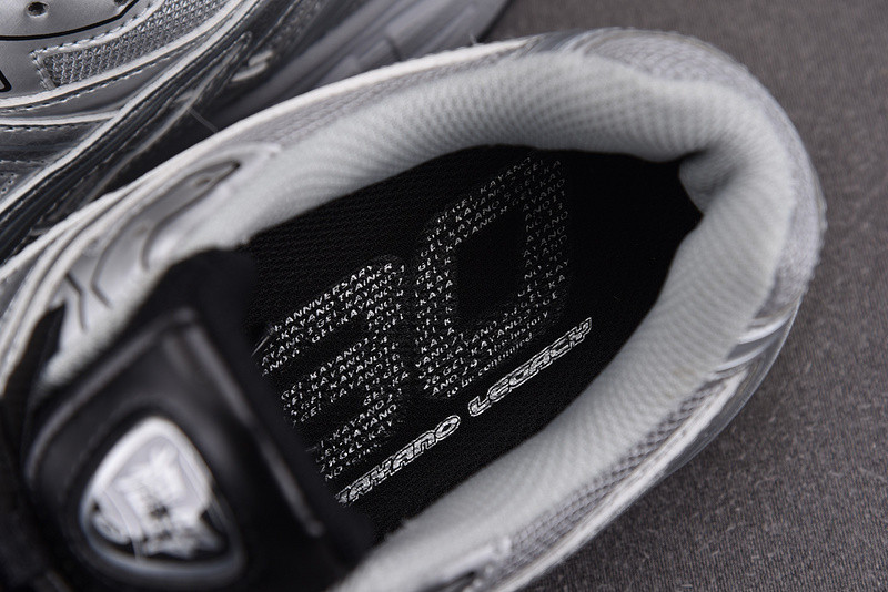 ASICS Gel Kayano Legacy 