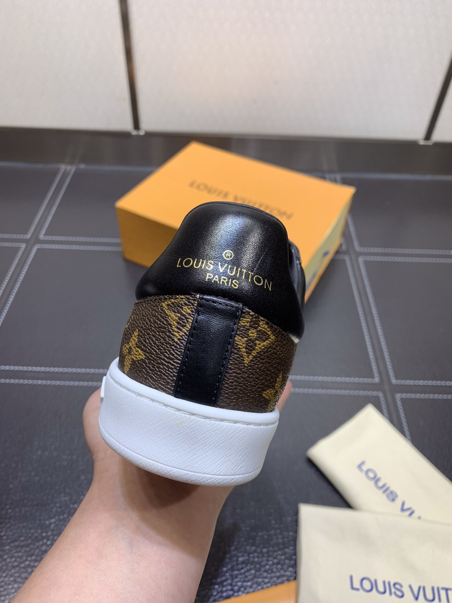 LVT SNEAKERS