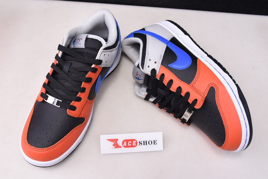 NIKE DUNK LOW EMB NBA 75TH ANNIVERSARY KNICKS DD3363-002