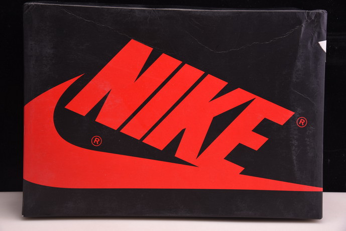 AIR JORDAN 1 RETRO HIGH OG “METALLIC NAVY” 555088-106