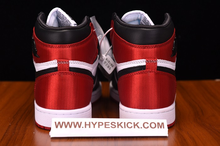AIR JORDAN 1 SATIN BLACK TOE  CD0461-016