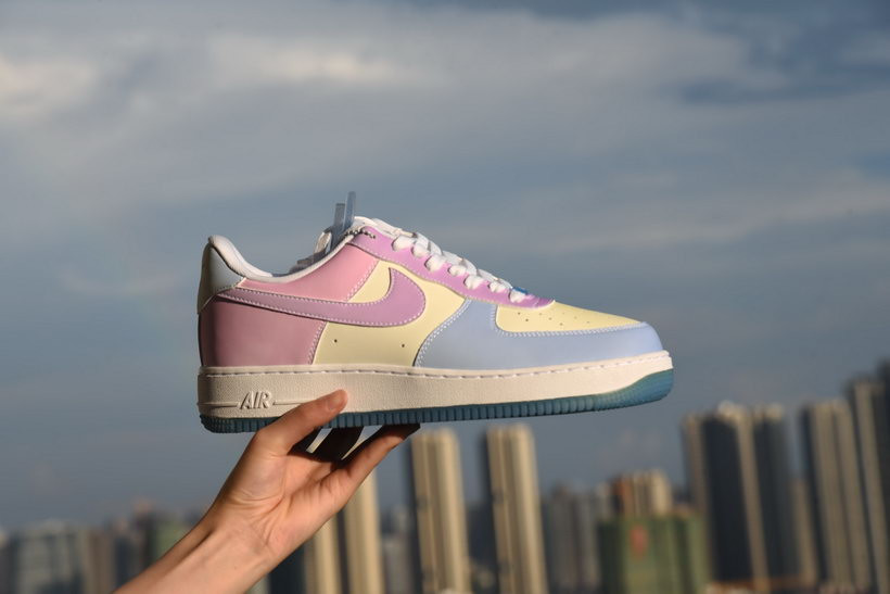 NIKE AIR FORCE 1 