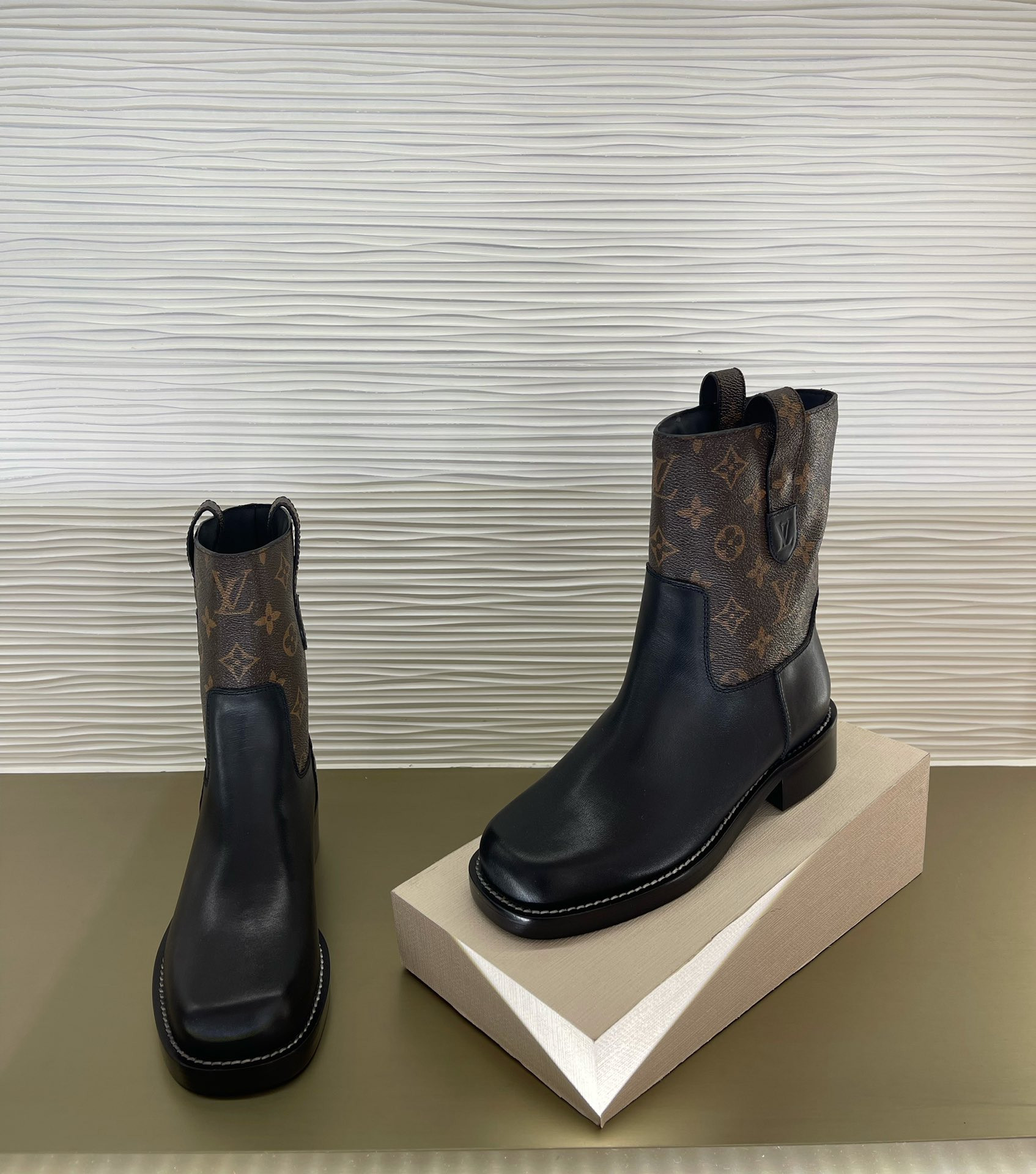 LVT BOOTS