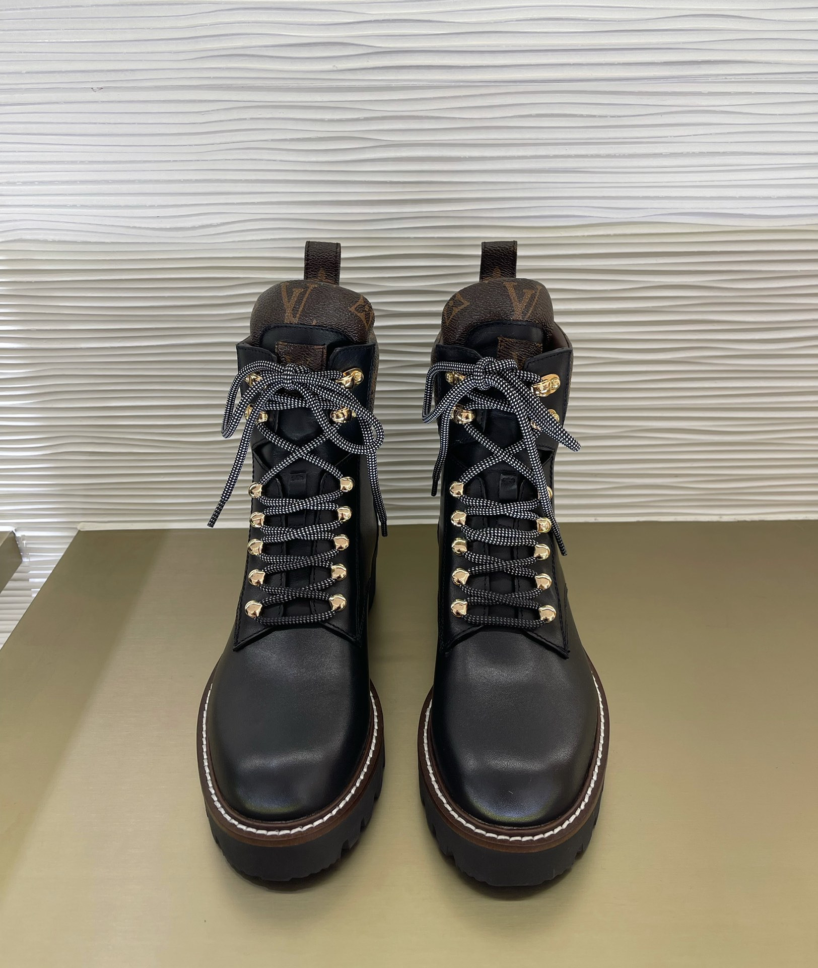 LVT BOOTS