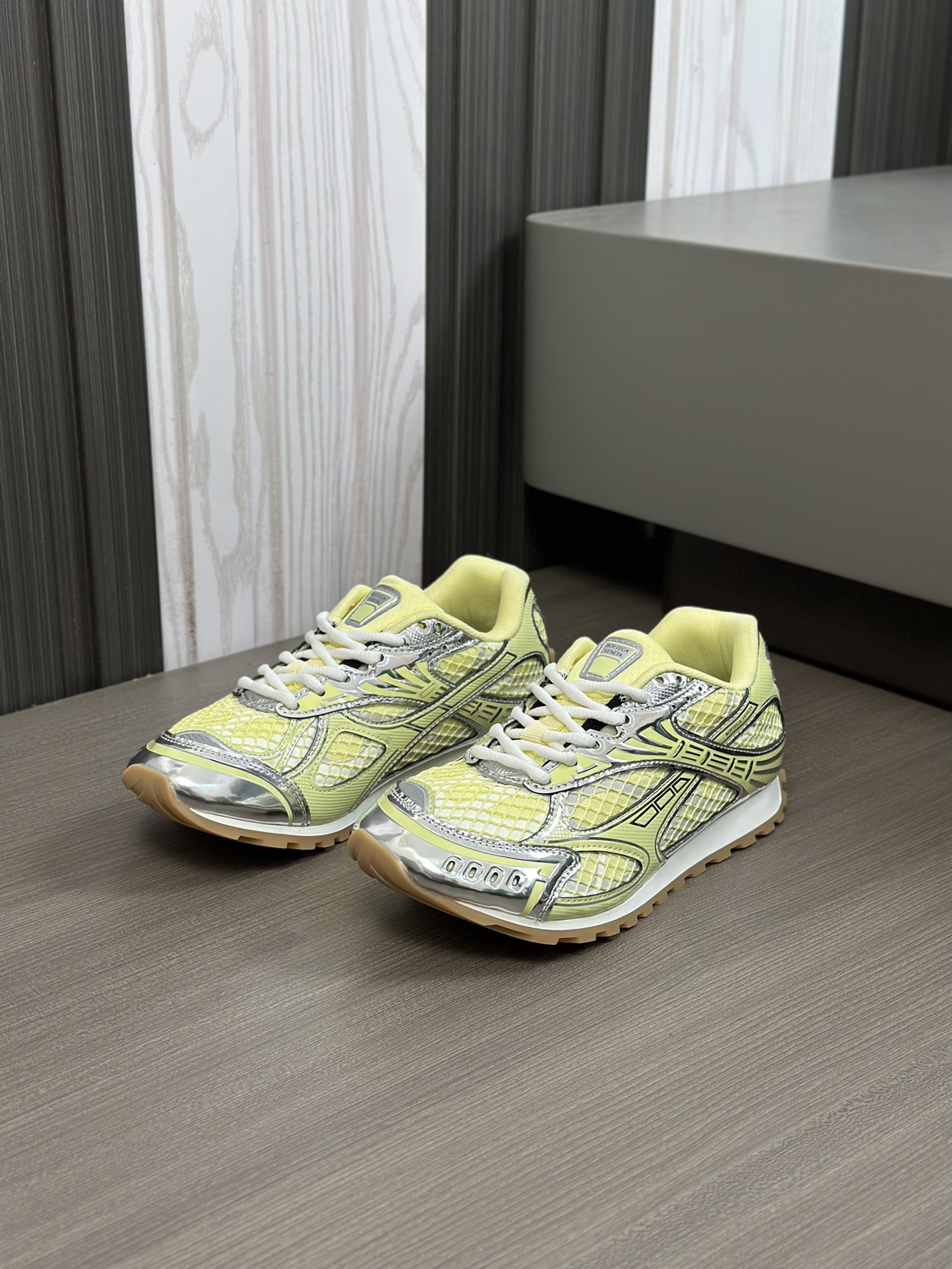 b0tte*a Ven*ta orbit sneaker