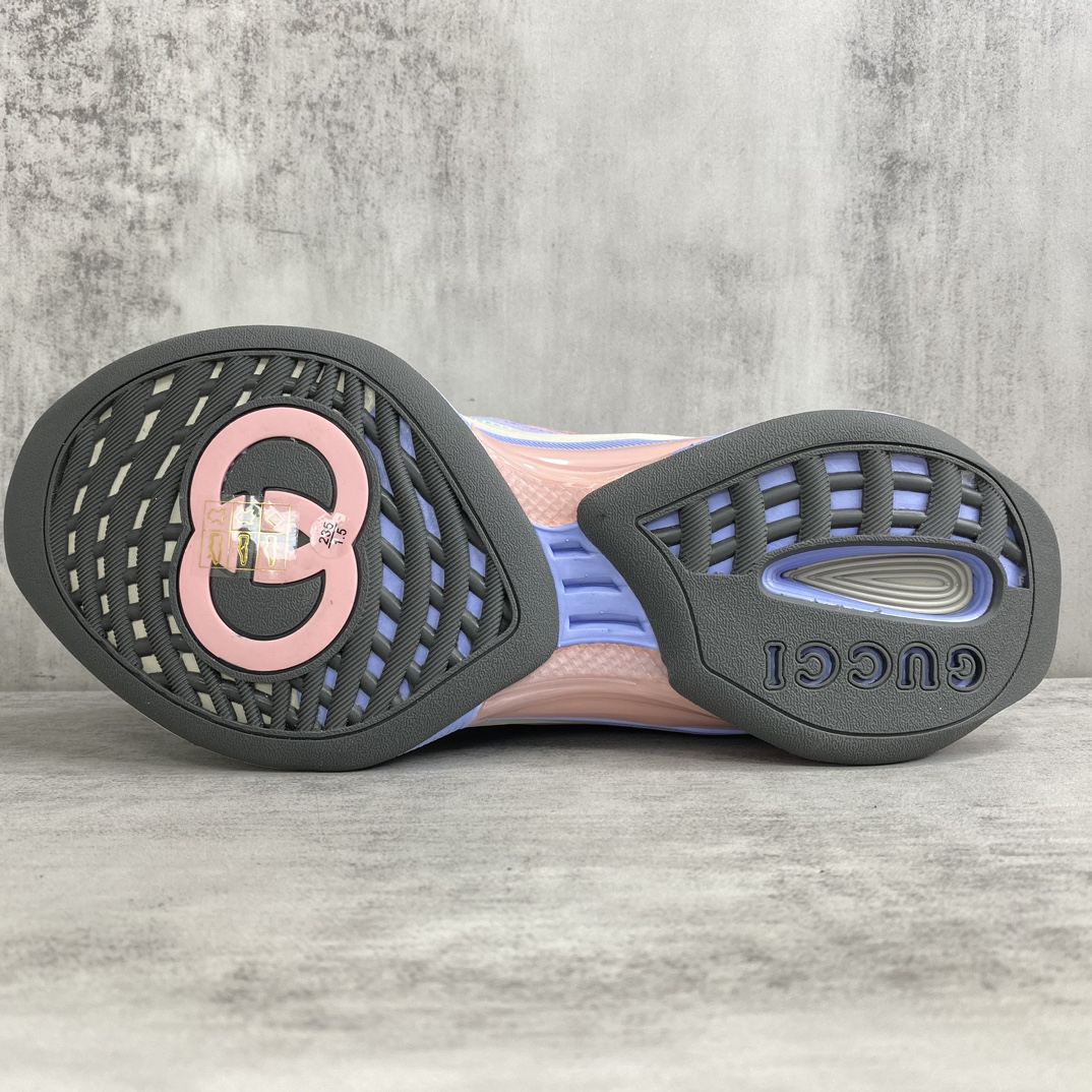 G*u*i sneaker