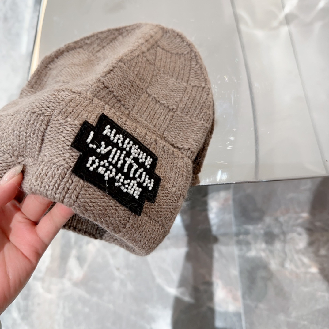 lvt Hat
