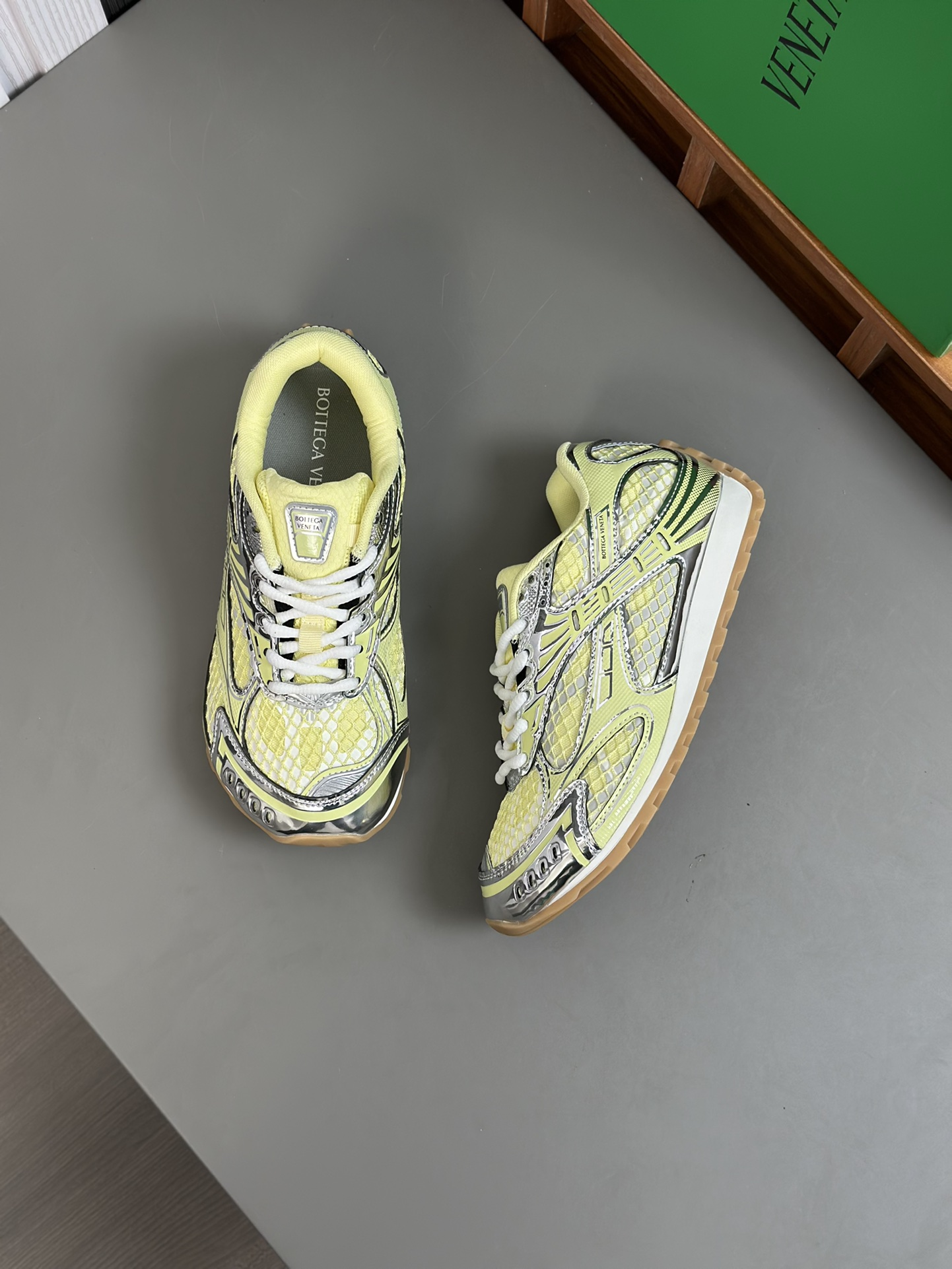 b0tte*a Ven*ta orbit sneaker
