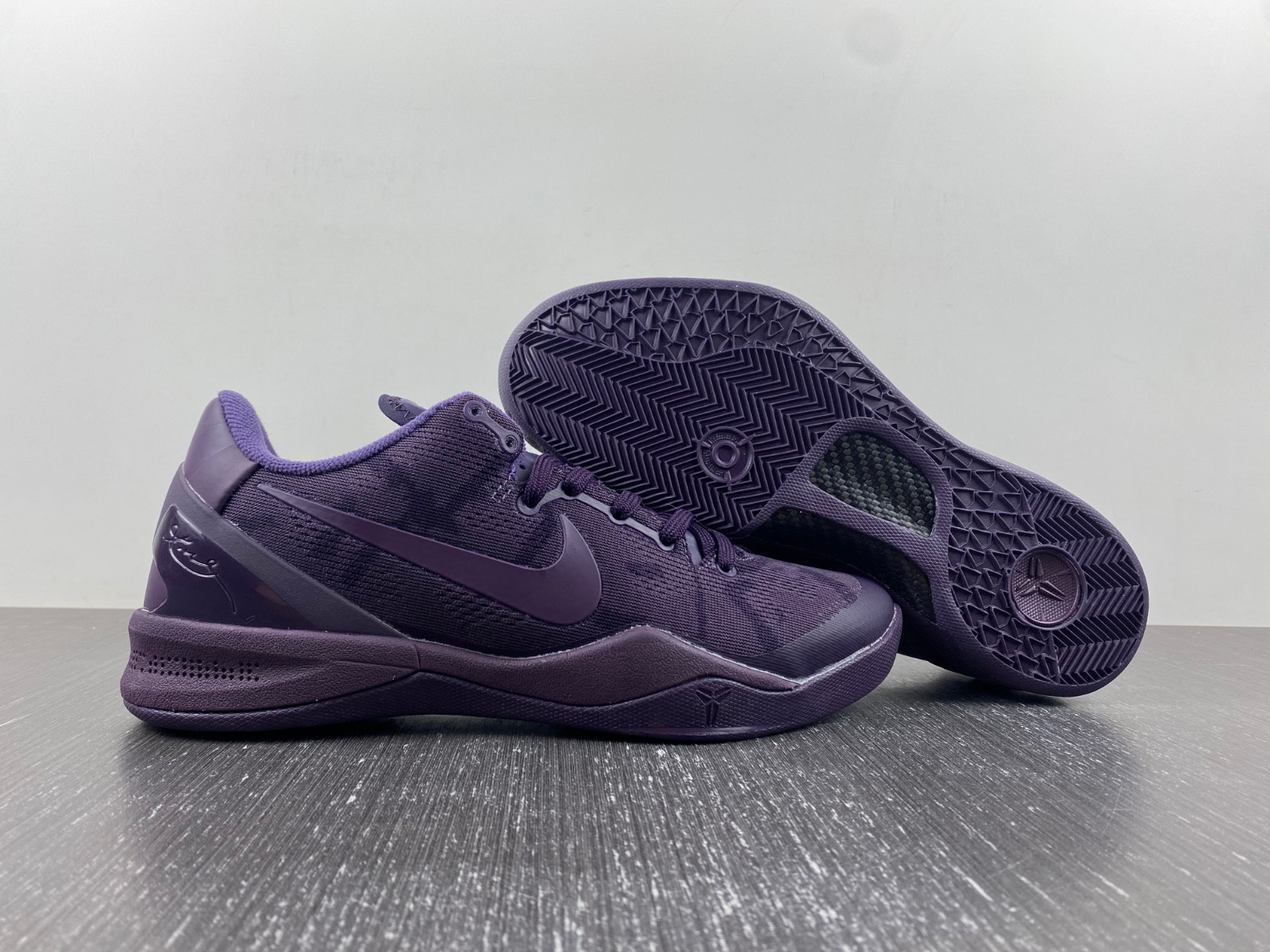 Nike KOBE 8 ''FADE TO BLACK'' 869456-551
