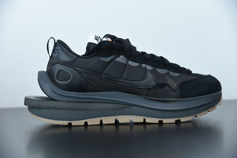 NIKE VAPORWAFFLE SACAI ''BLACK GUM'' DD1875-001
