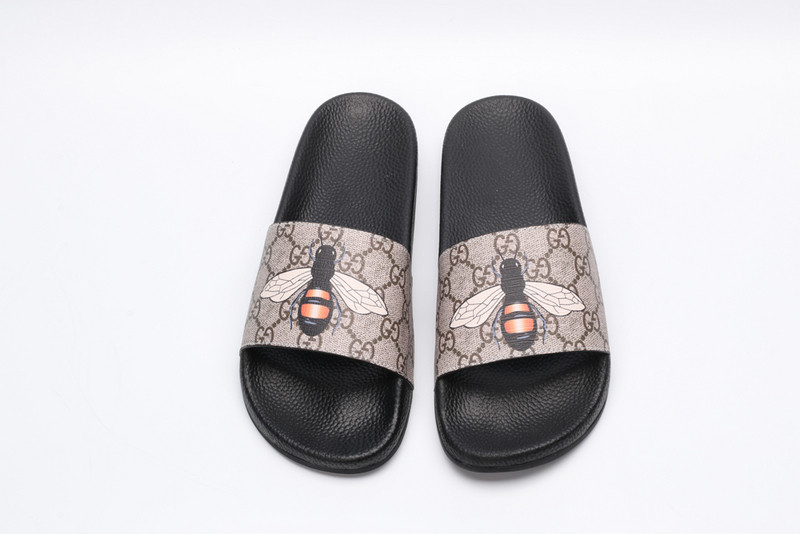 G*u*i sandals