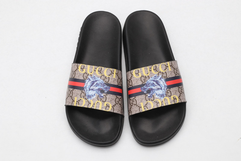 G*u*i sandals