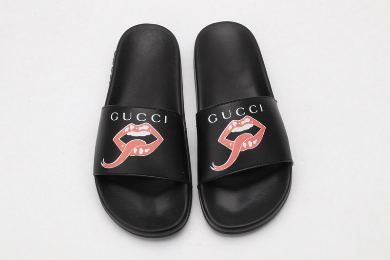 G*u*i sandals