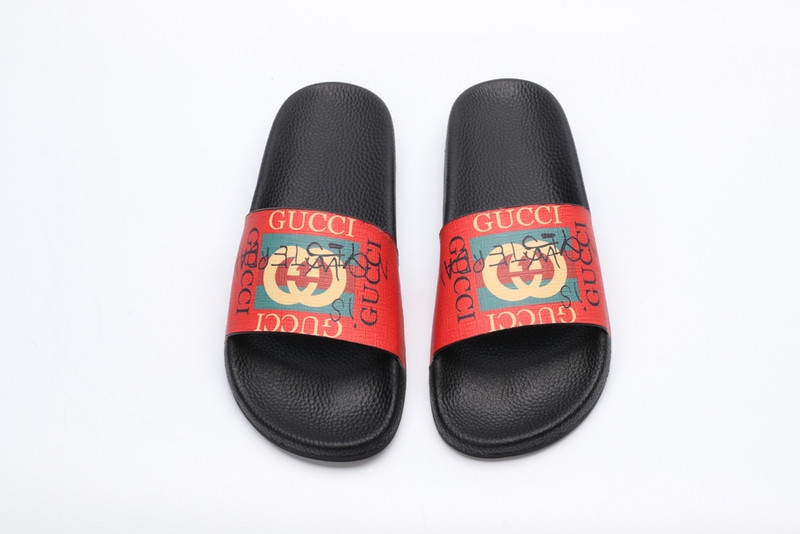 G*u*i sandals