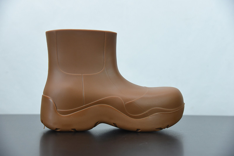 b0tte*a Ven*ta sneaker