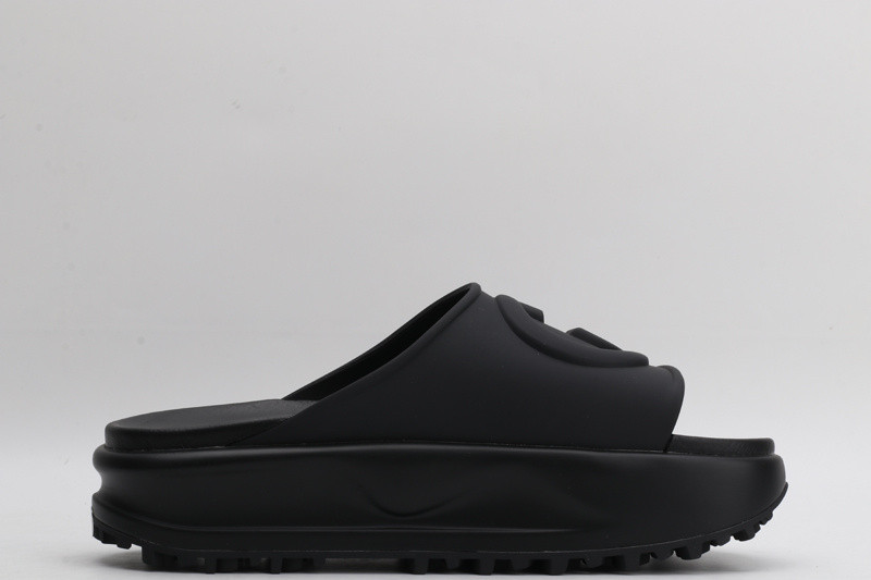 G*u*i sandals