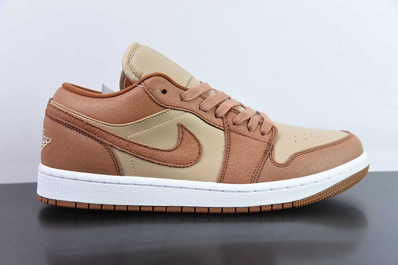 Air Jordan Women''s 1 Low SE 