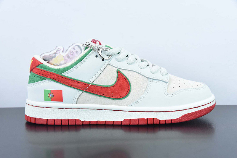 Nike SB Dunk Low