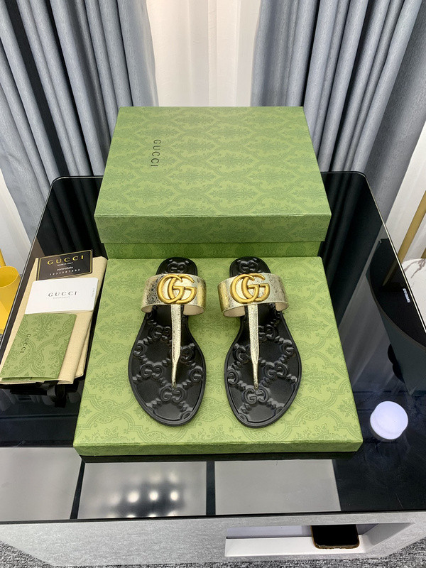 G*u*i sandals